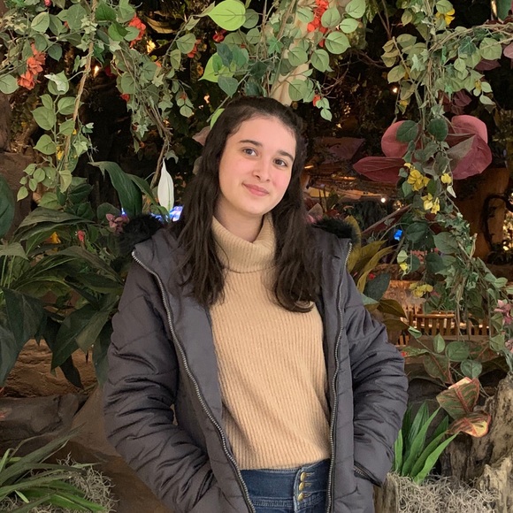 Meet your Posher, Laura - Picture 4 of 7